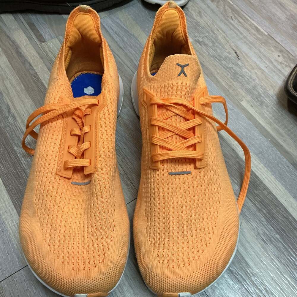 Flux Adapt Runner Orange Knit Athletic Sneakers Men's Size 9.5 / Women's Size 11
